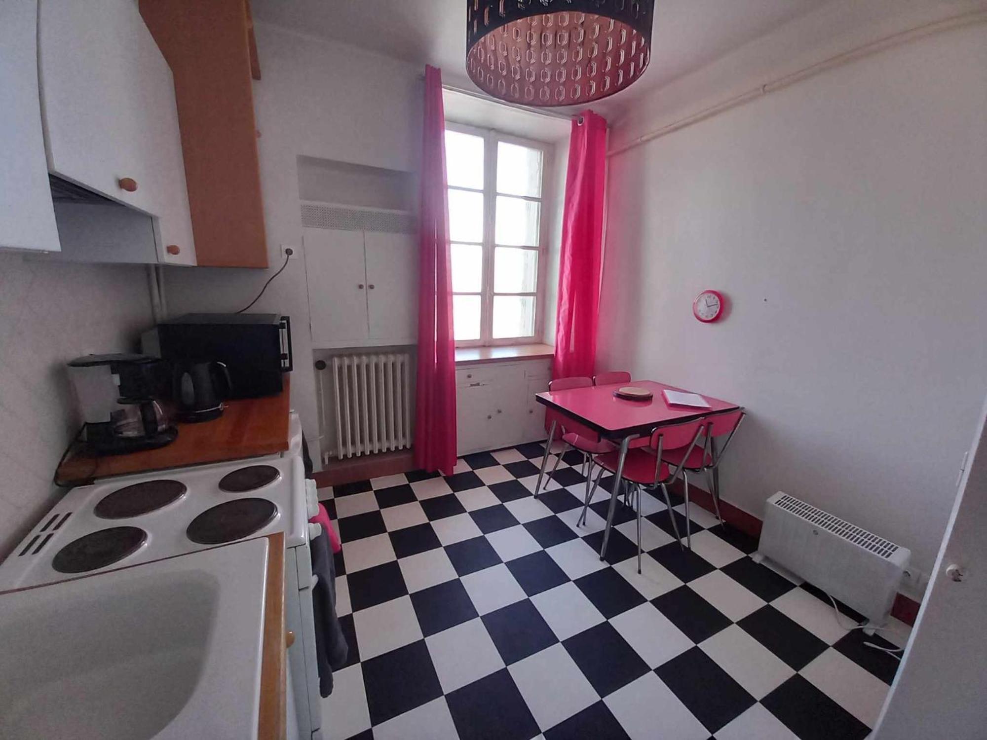 L'Appart De Babou Rez De Chaussee Parking Free Draps Wifi Thiers Exteriör bild