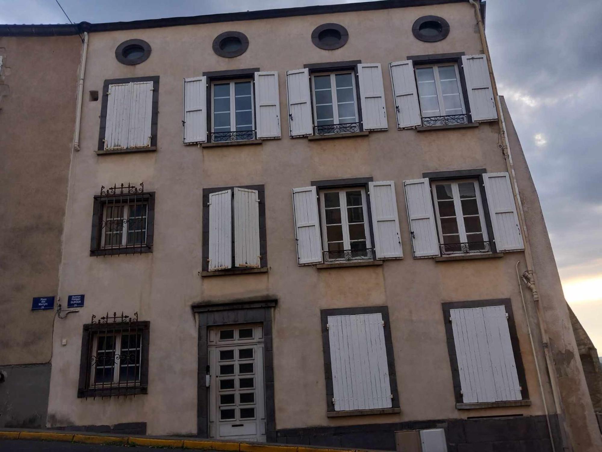 L'Appart De Babou Rez De Chaussee Parking Free Draps Wifi Thiers Exteriör bild